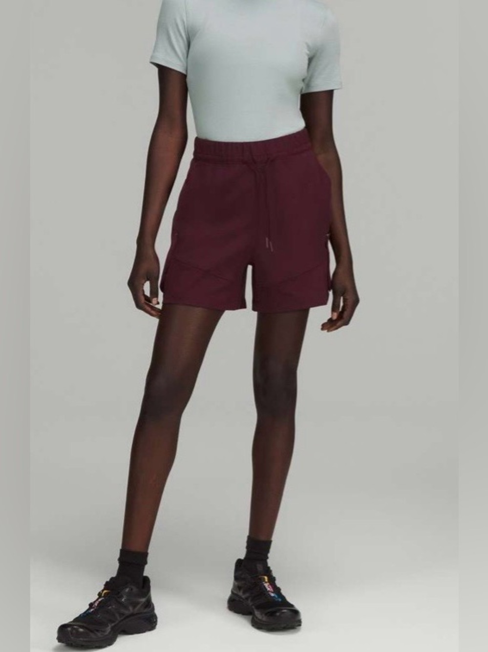 Lululemon Relaxed High-Rise Cargo Short 4.5", size 4, colour is Cassis